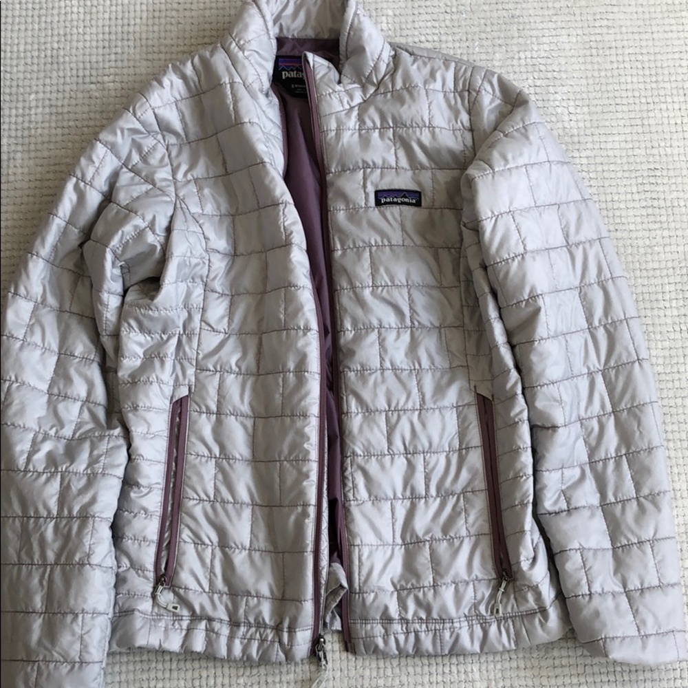 Patagonia light grey puffer jacket